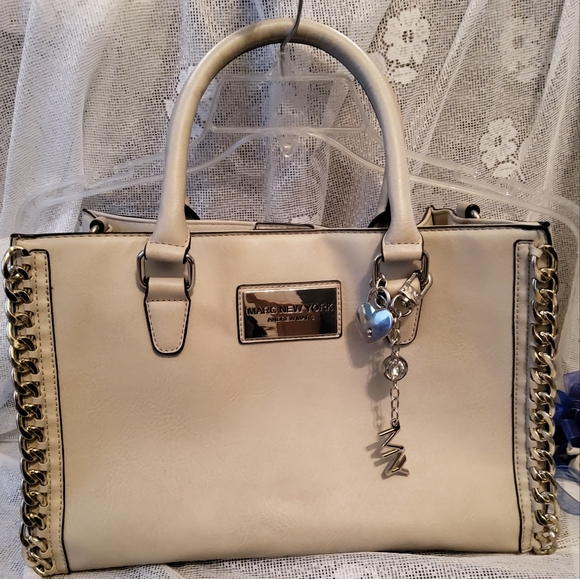 Purse - Picture 2 of 16